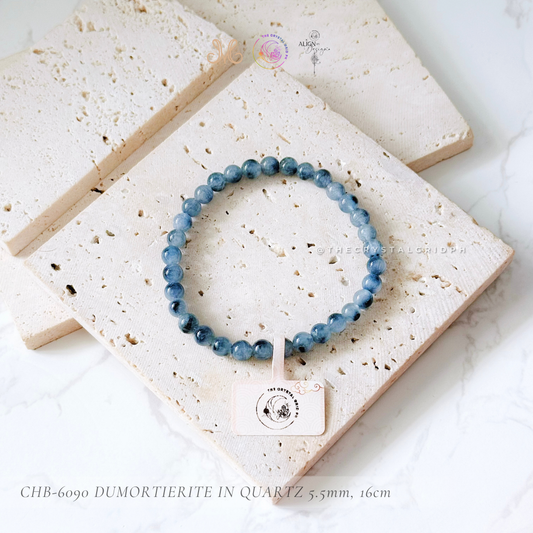 Dumortierite in Quartz